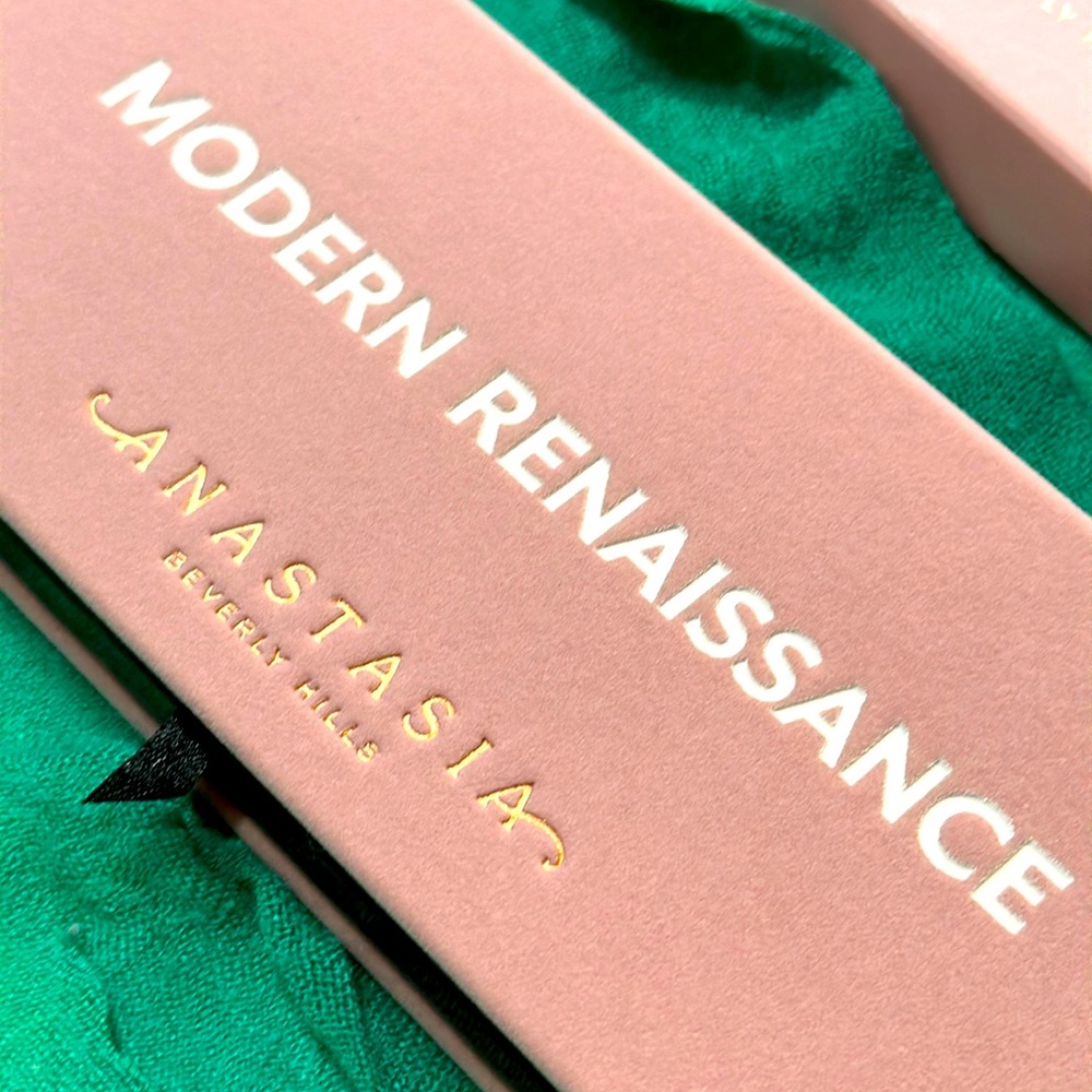 Anastasia Beverly Hills - Modern Renaissance eyeshadow palette